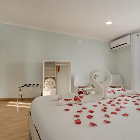 Δωμάτια σε οικογενειακή κατοικία Fika *