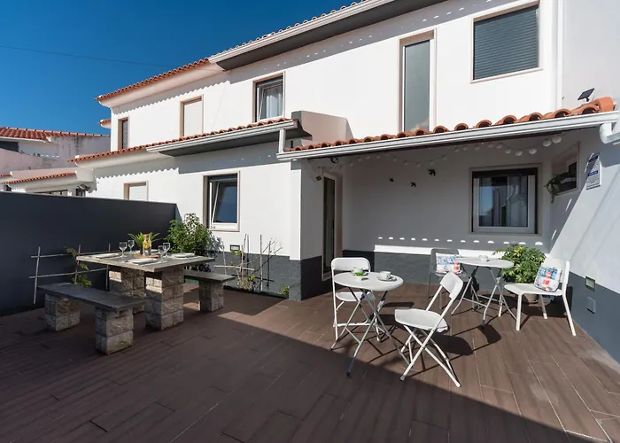 Homestay Fika Nazare